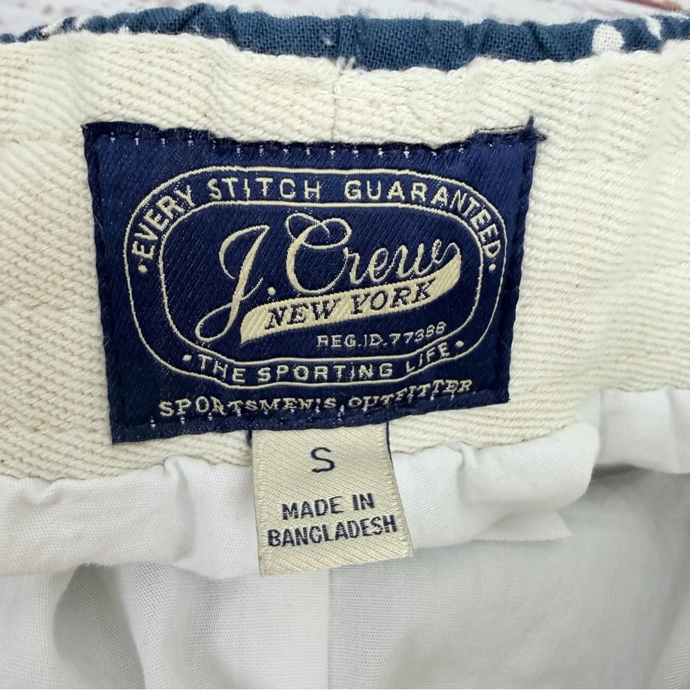 J. Crew men's size Small blue and white paisley lined dock shorts
